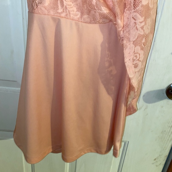 Mid thigh length Corral colored lace dress - Picture 5 of 5